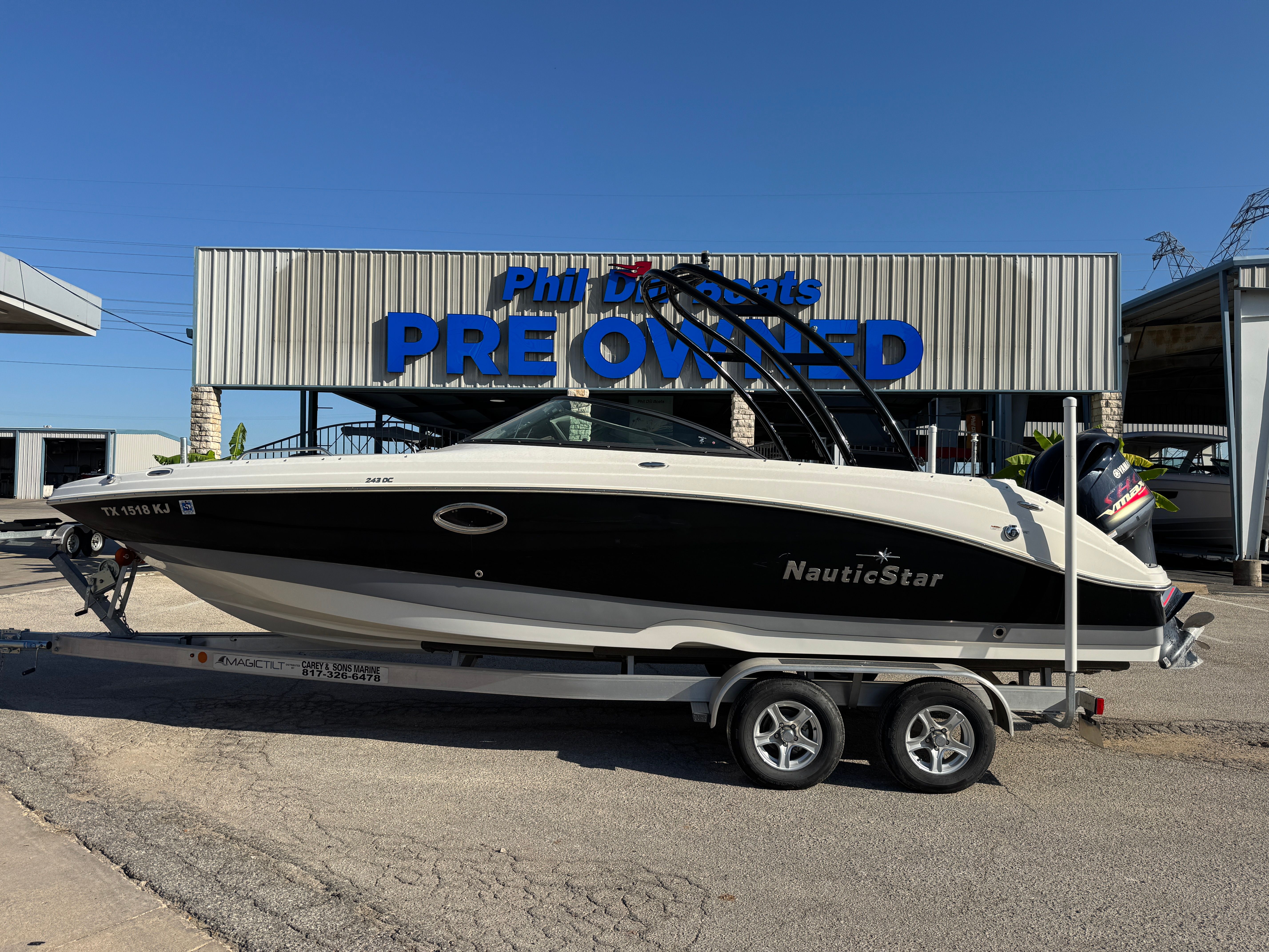 2021 Nauticstar 243 DC