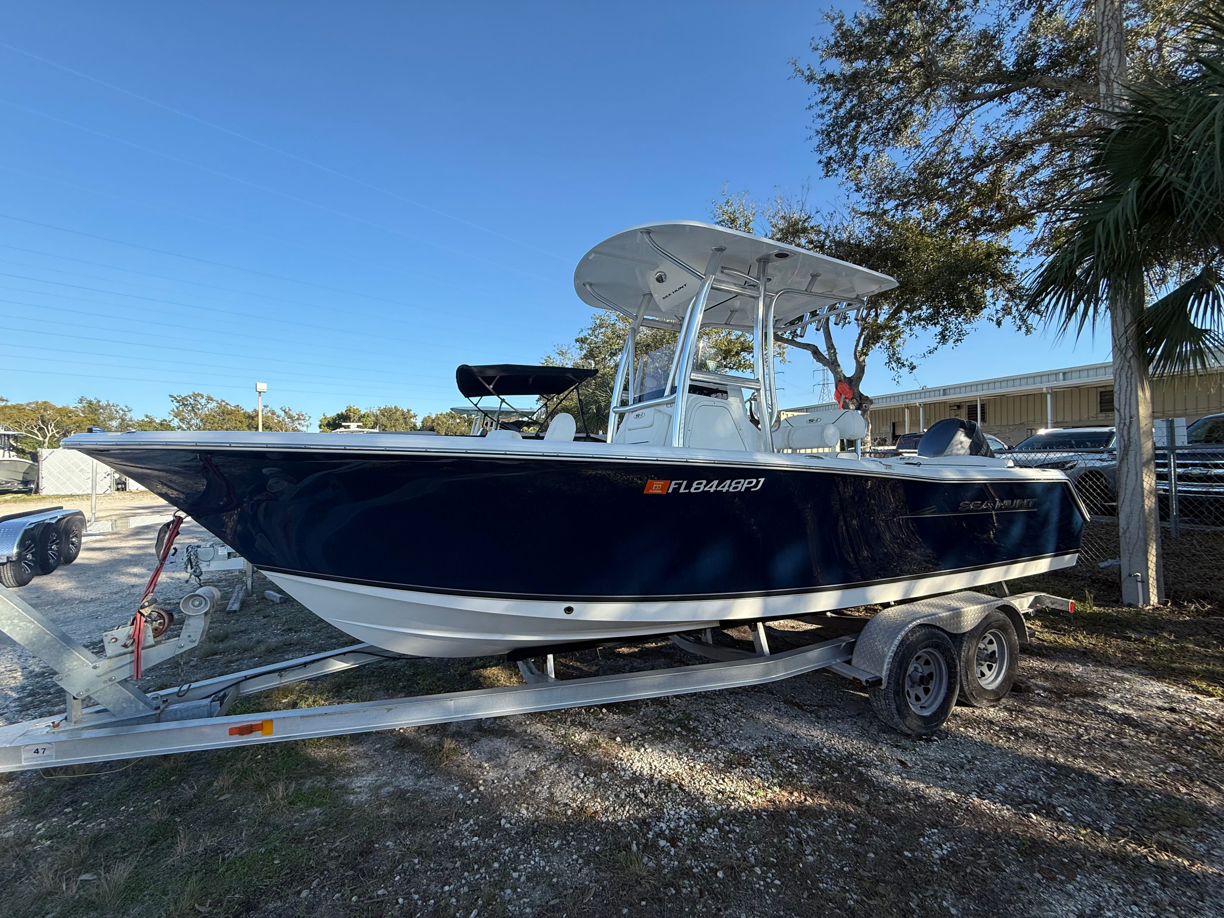 2012 Sea Hunt 225 Ultra