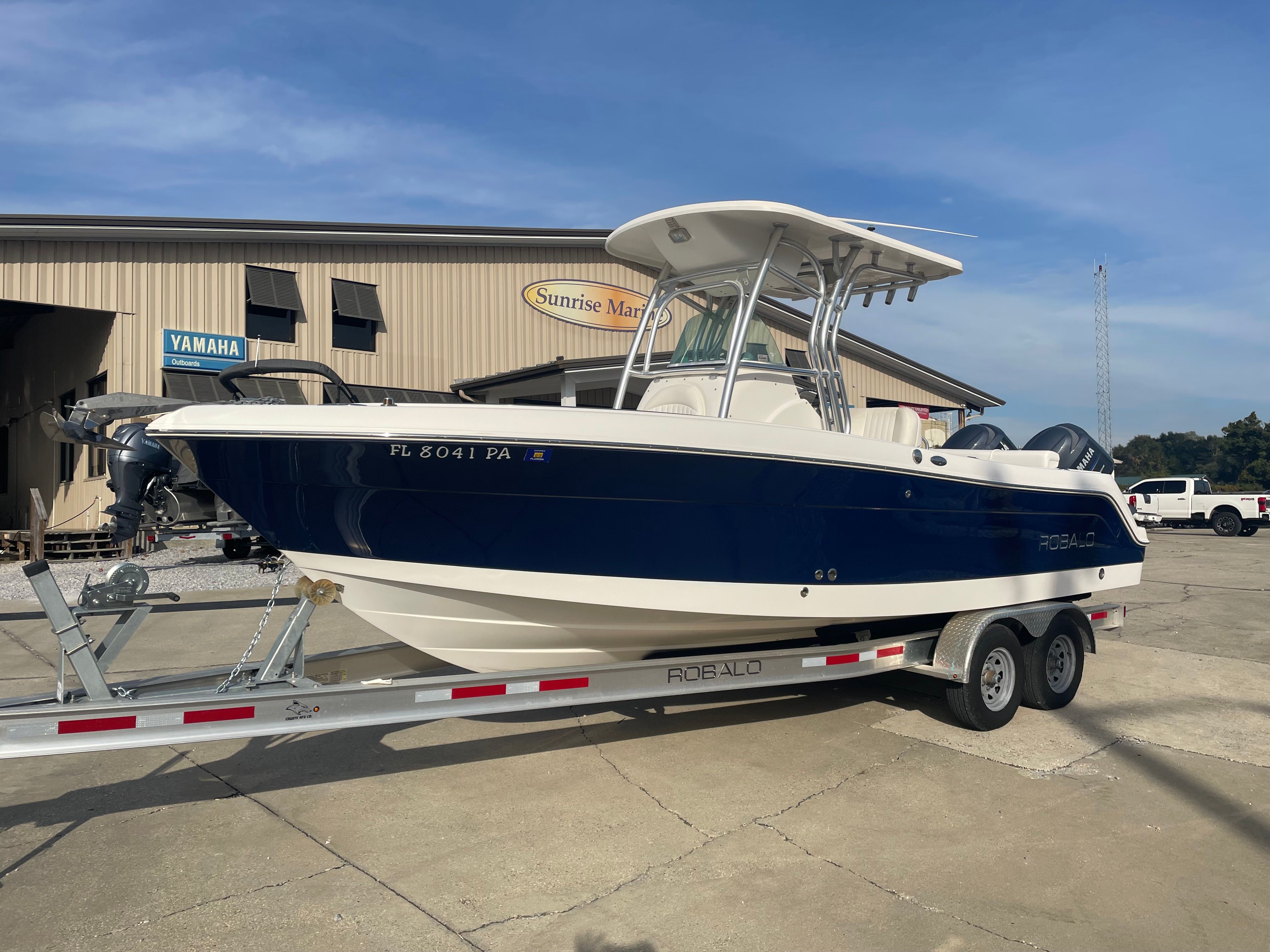 2010 Robalo 240 CC