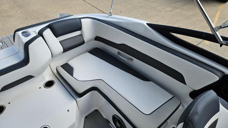 Boat Image 9