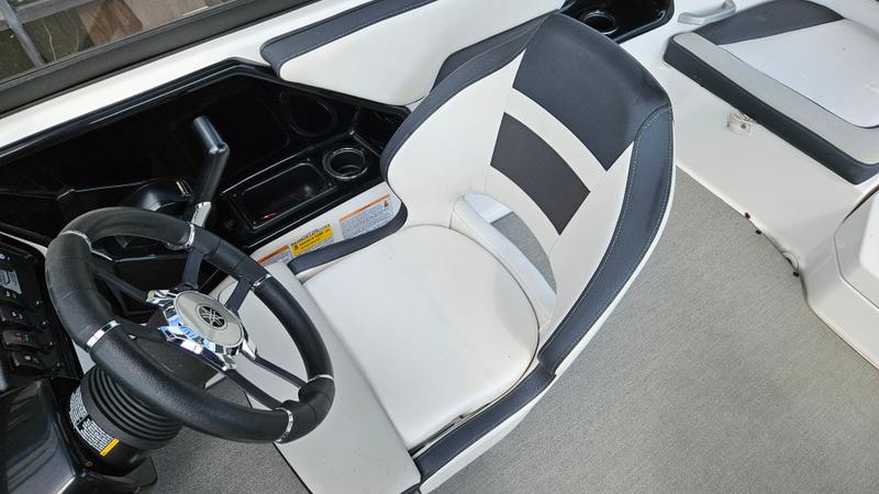 Boat Image 12