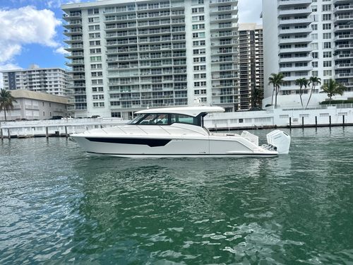 2026 Tiara Yachts 48 LE