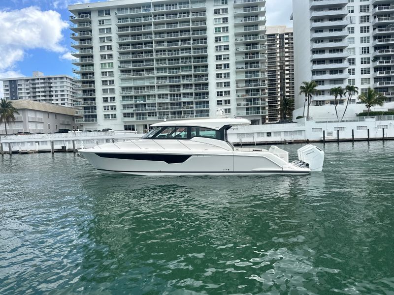 2026 Tiara Yachts 48 LE