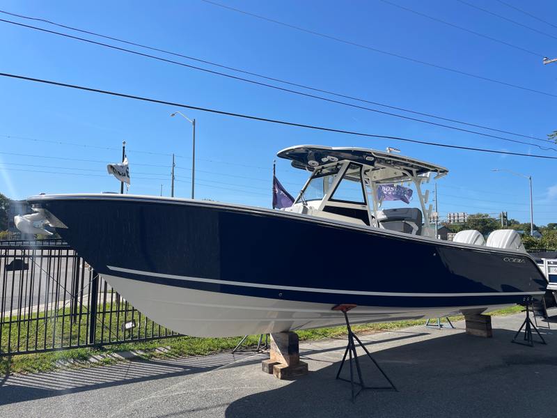 2026 Cobia 305 CC