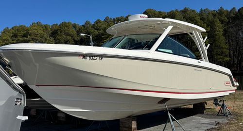 2015 Boston Whaler 320 Vantage