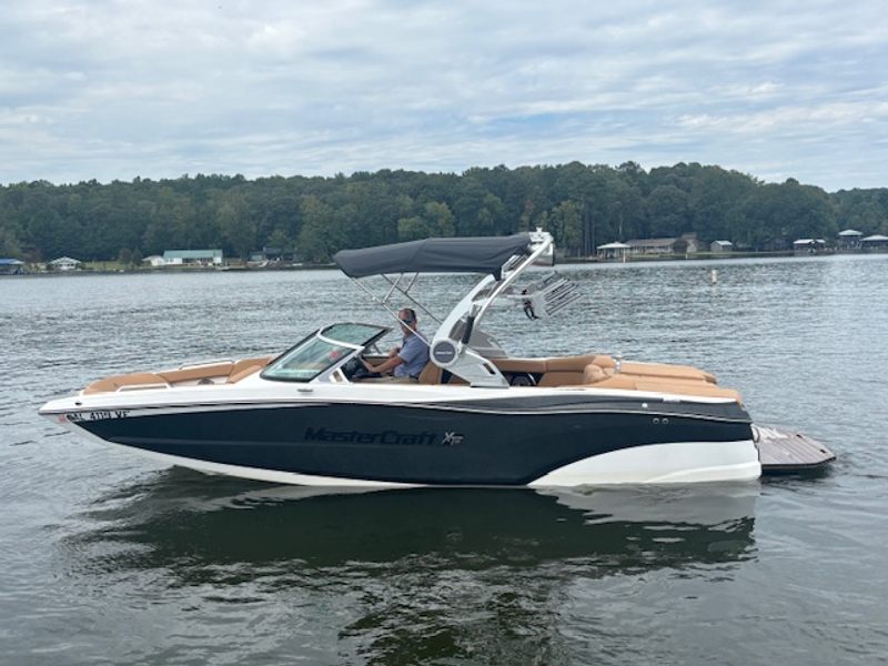 2020 Mastercraft XT22
