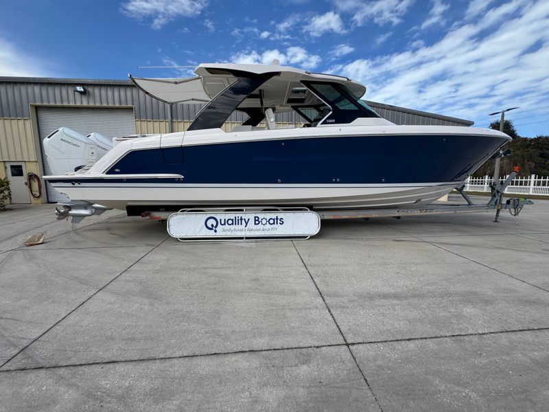 2026 Tiara Yachts 39 LS